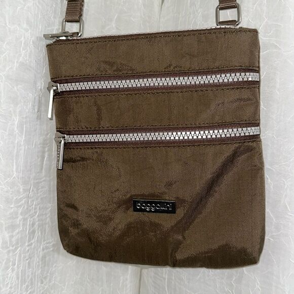 baggallini Tan Nylon Mini Crossbody Travel Bag - Picture 1 of 8